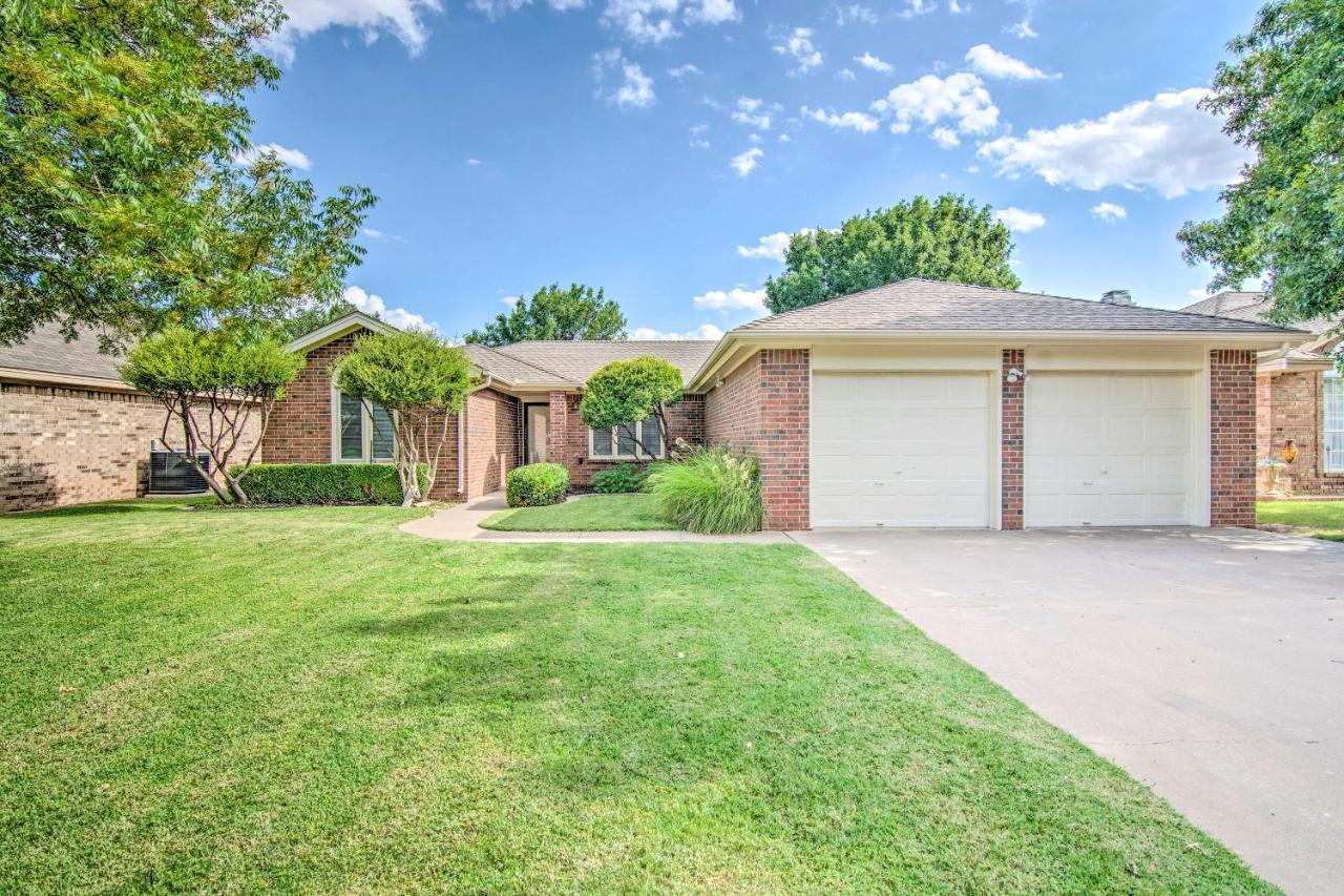 Lubbock Home With Deck And Yard - 8 Miles To Ttu! Extérieur photo