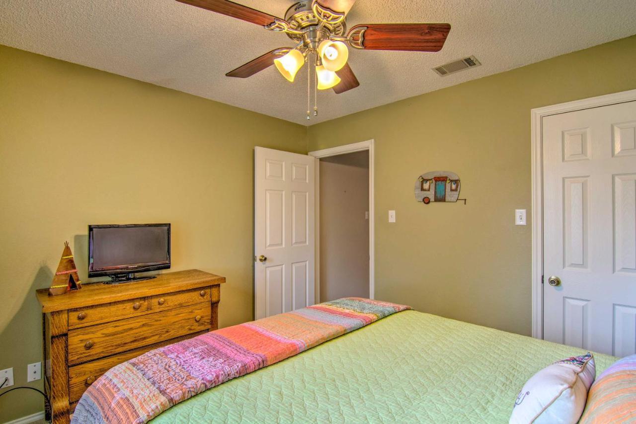 Lubbock Home With Deck And Yard - 8 Miles To Ttu! Extérieur photo